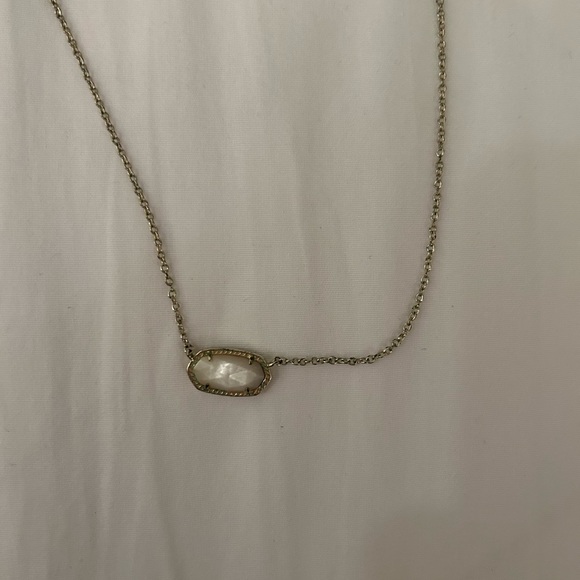 Kendra Scott Elisa Pendant Necklace Ivory - Picture 3 of 3